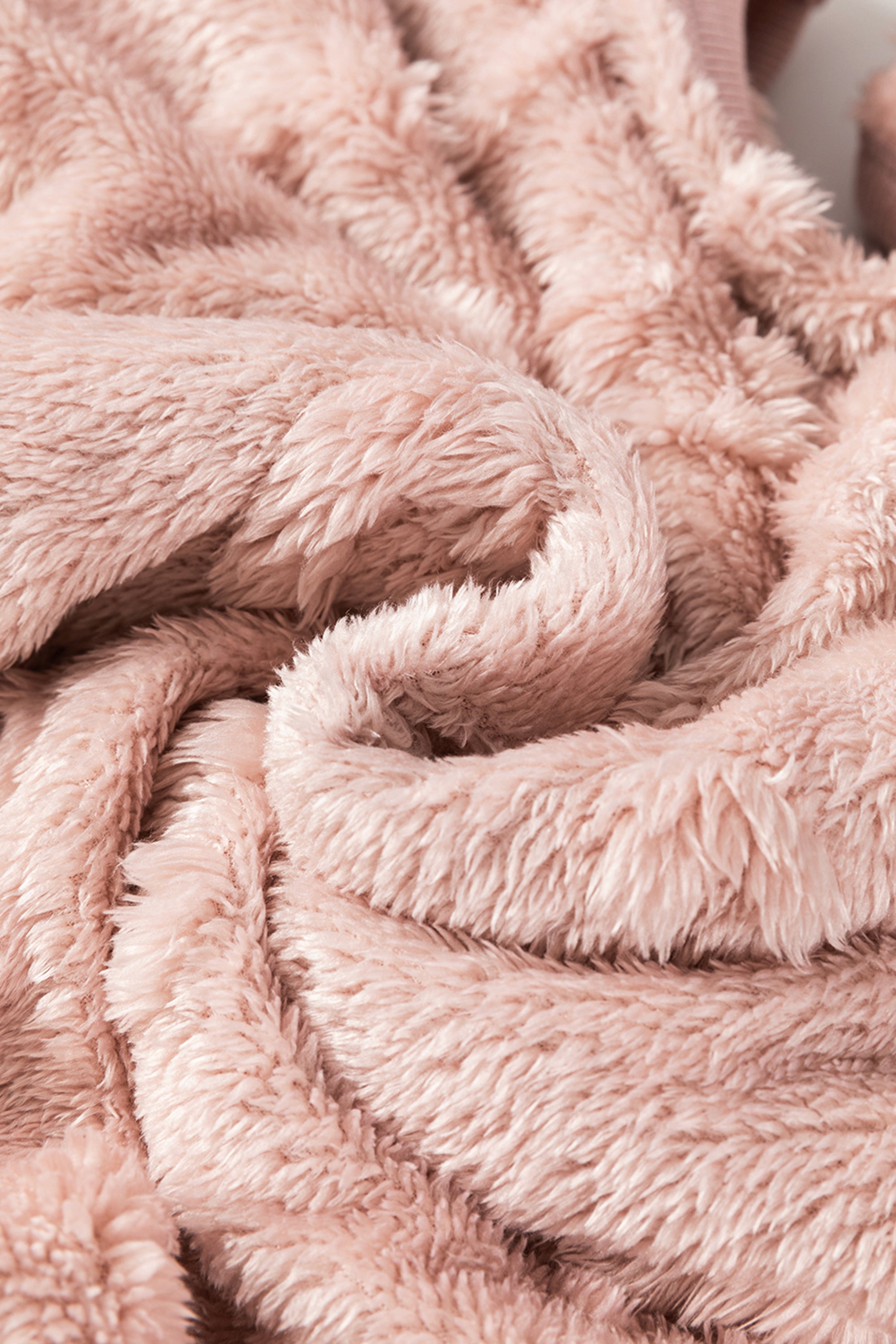 طقم شورت نسائي فرو تايغر، لون وردي فاتح. مكون من بلوزة كم طويل مع شورت.