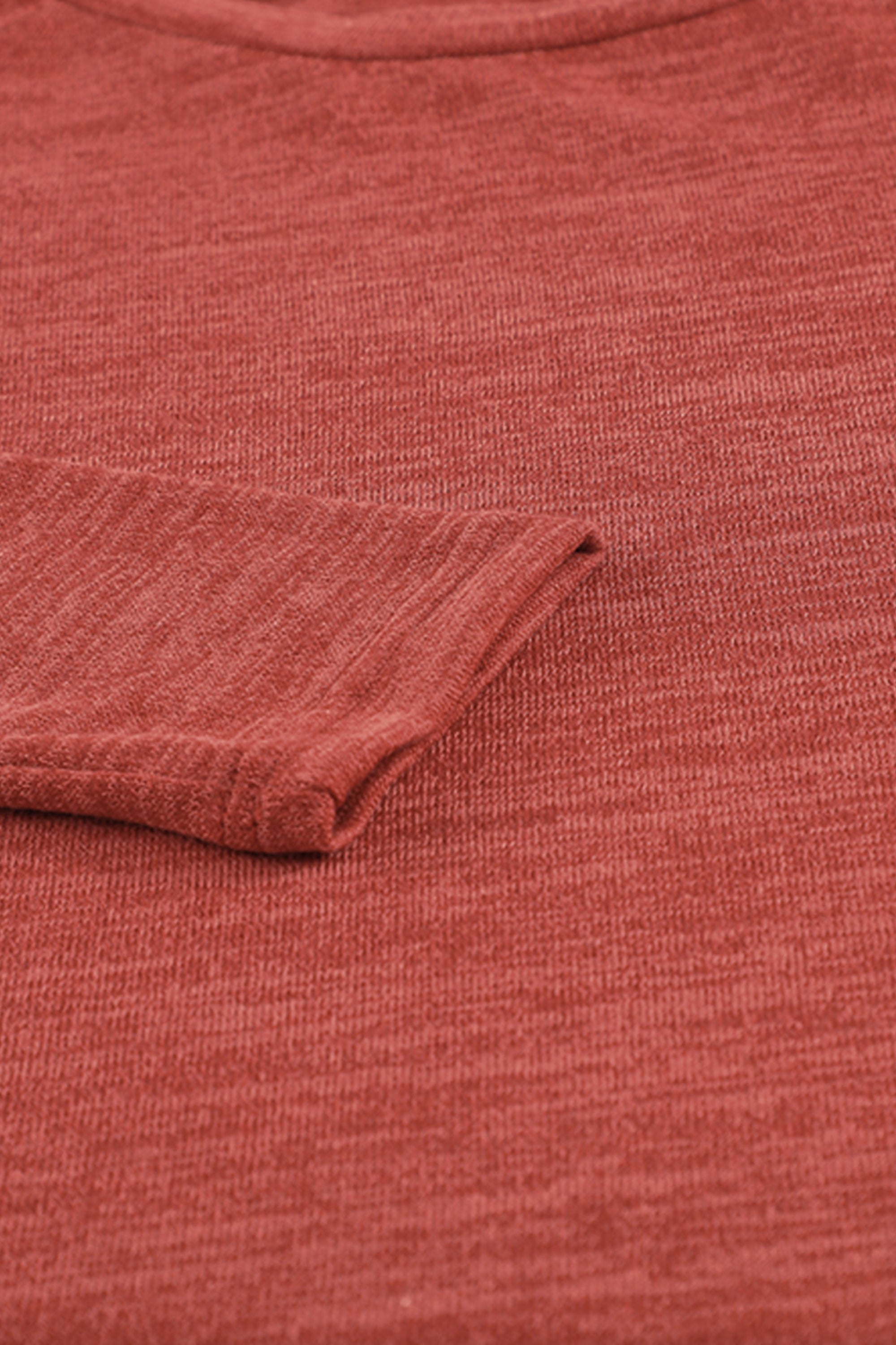 ملابس نسائية بيجاما كريسماس بلوزة كم طويل ساده مع بنطلون نقش مربعات لون احمر