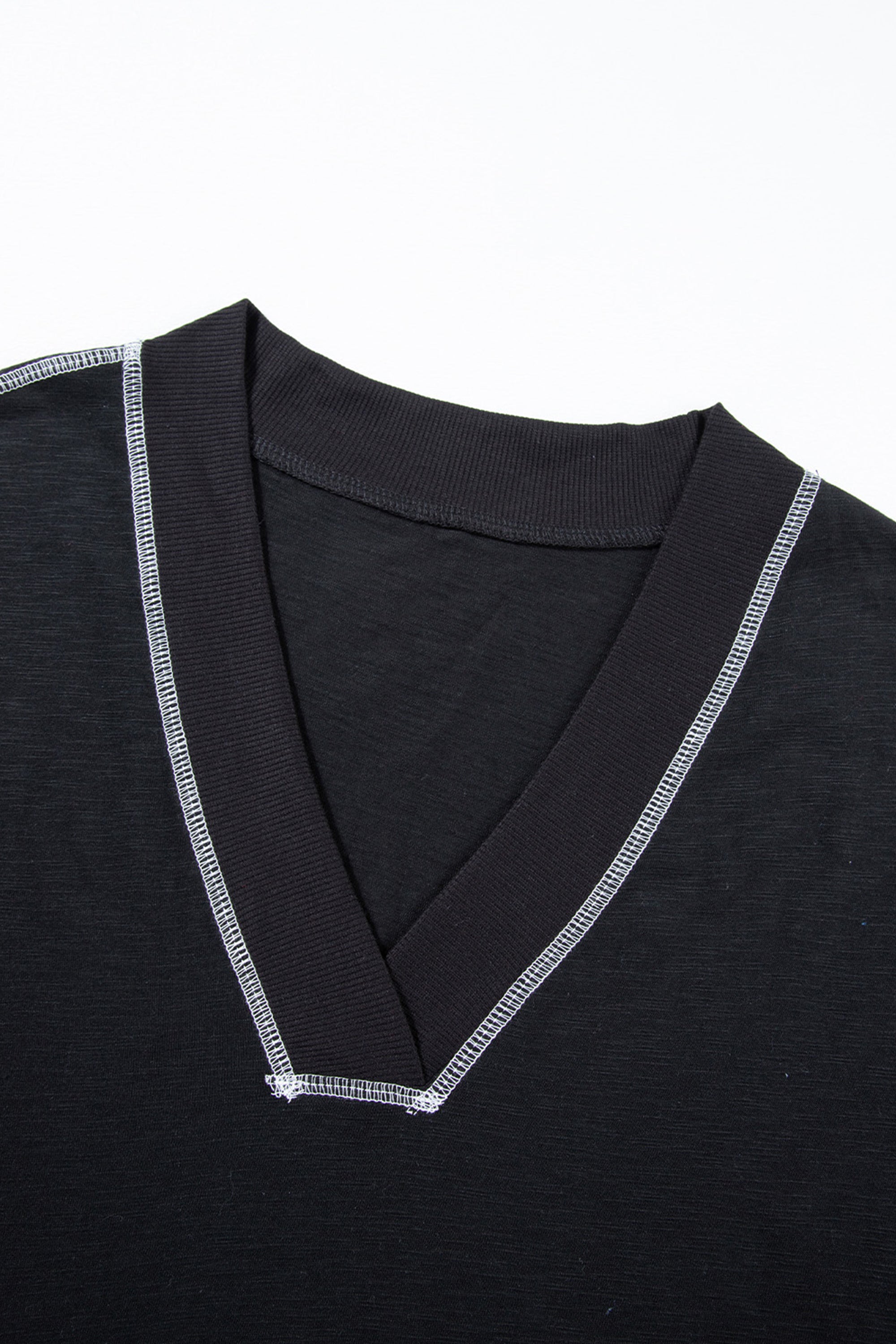 جمبسوت اسود واسع، أفكار تنسيقات ملابس السفر والإجازة