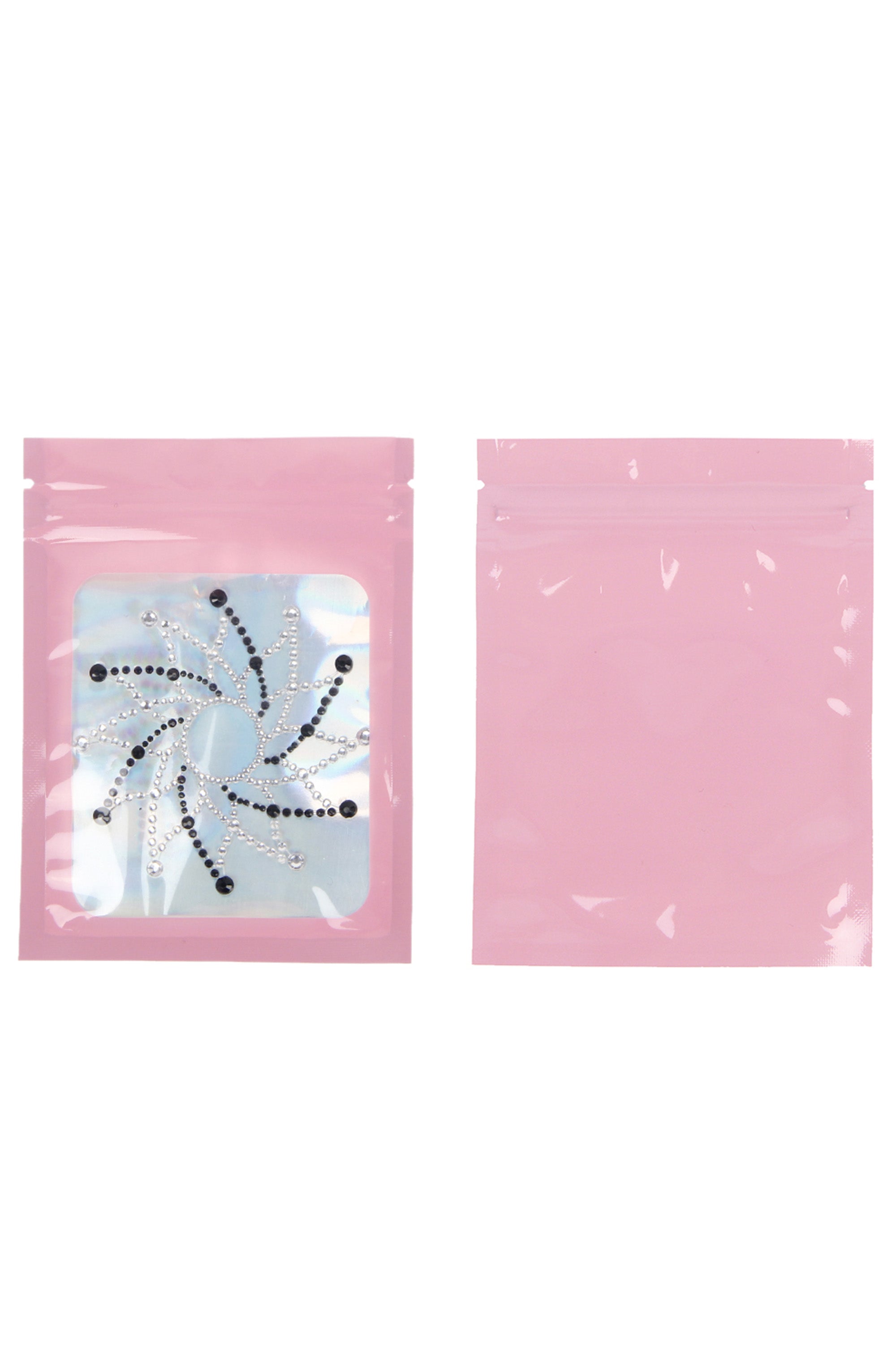 إكسسوار صدر نسائي على شكل تاتو