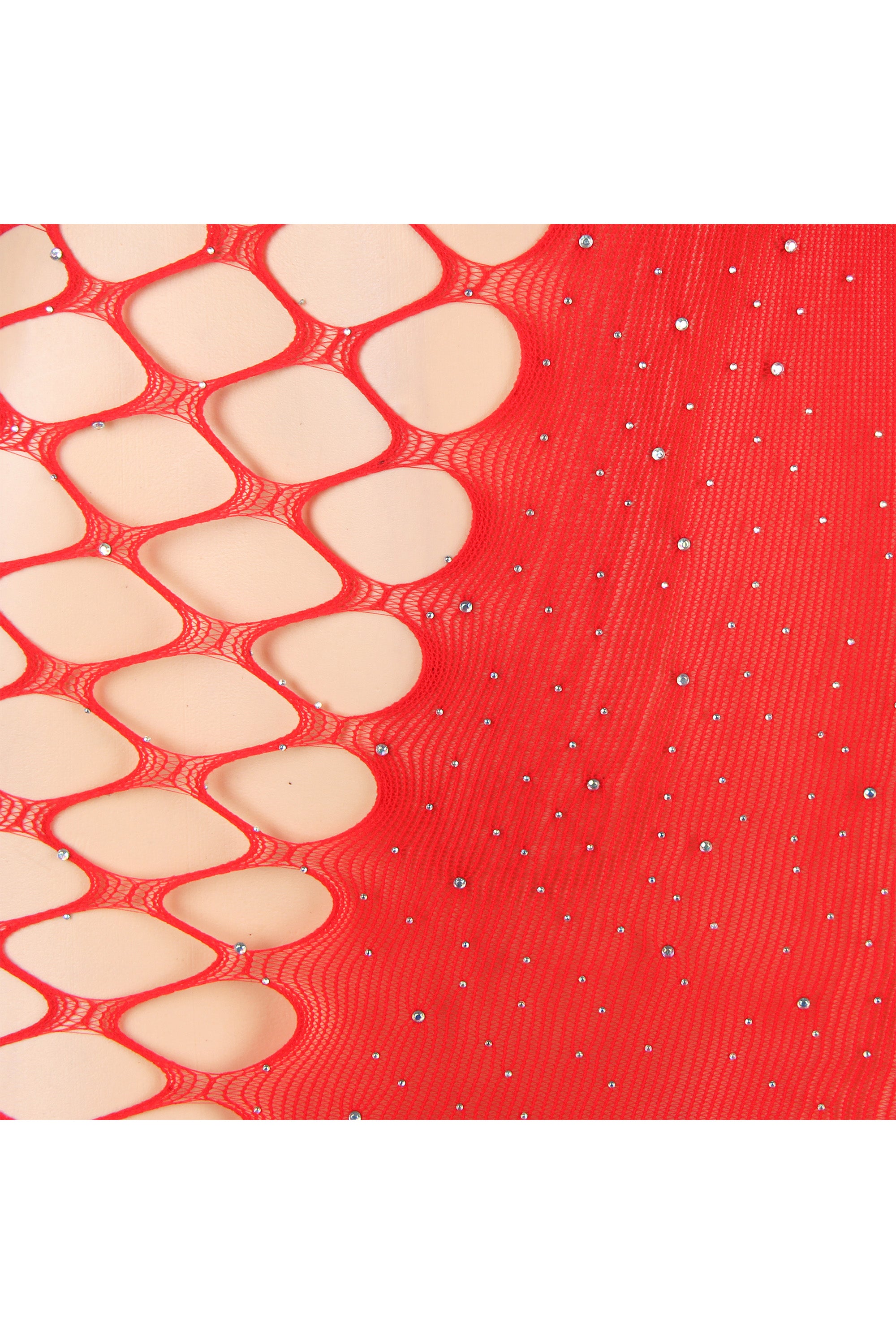 شبك نسائي أحمر تصميم فستان قصير كتف واحد، على قد الجسم، ومزين بالستراس