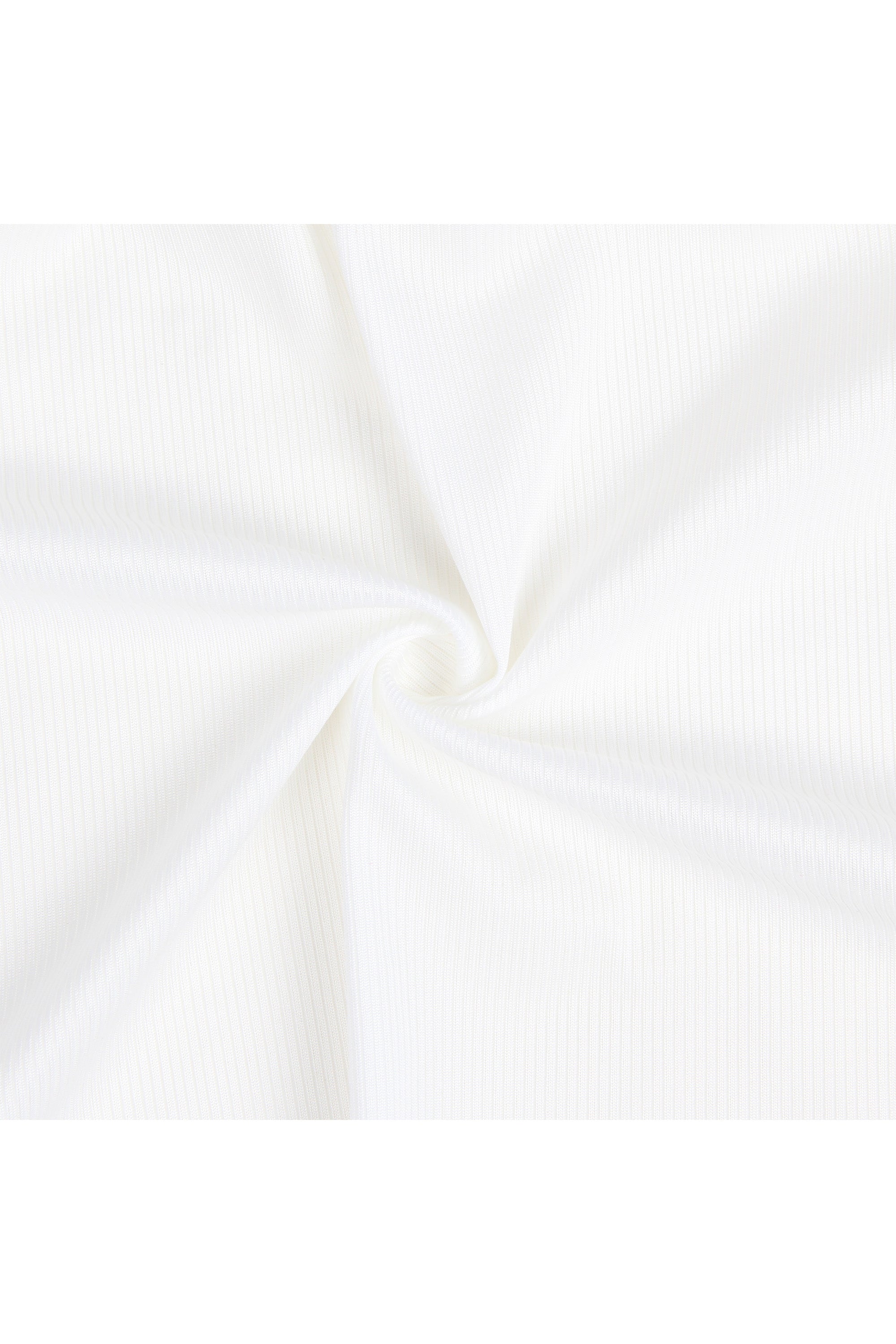 لانجري نسائي بيبي دول لون أبيض أنيق ومصنوع من خامة مريحة شبيهة بالقطن